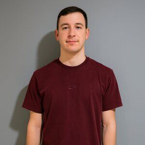 Nike men’s loose fit t-shirt Burgundy Size Small